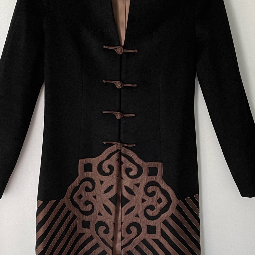 EUC ShanghaiTang cashmere coat with leather patches - Picture 7 of 7